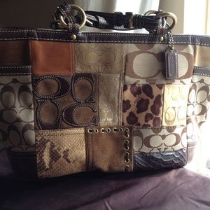 Original coach handbag. Bundle2 for $150.00